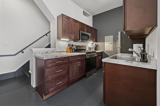 Building Photo - 160 E Berkeley St