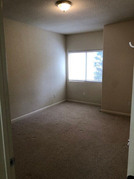 Master has nook for desk and window for natural light. - 10001 Woodcreek Oaks Blvd
