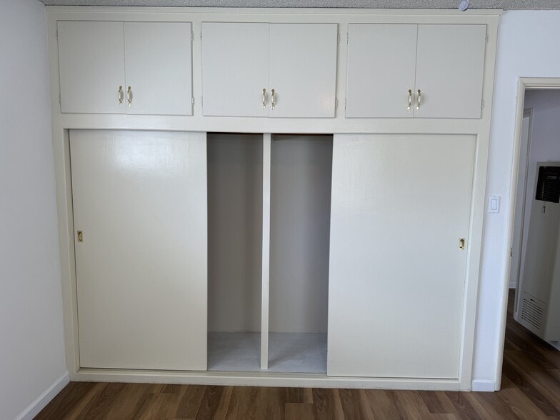 Building Photo - 330 E Fairview Ave