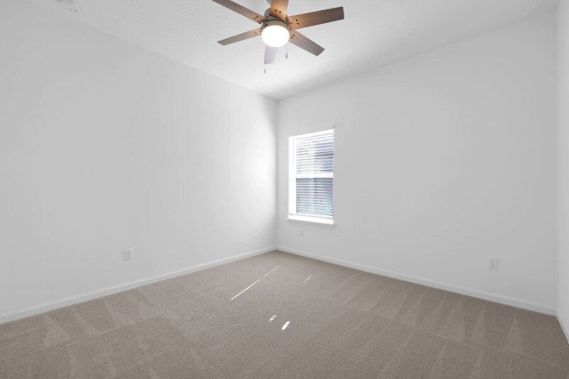 Building Photo - 302 Lake Sinclair St