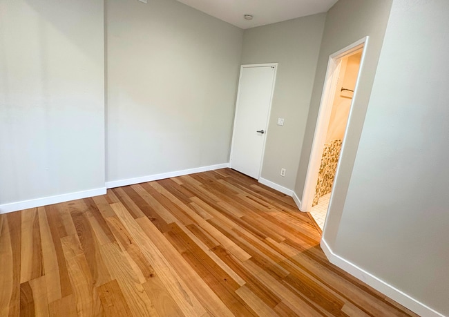 Building Photo - 3952 Richmond St