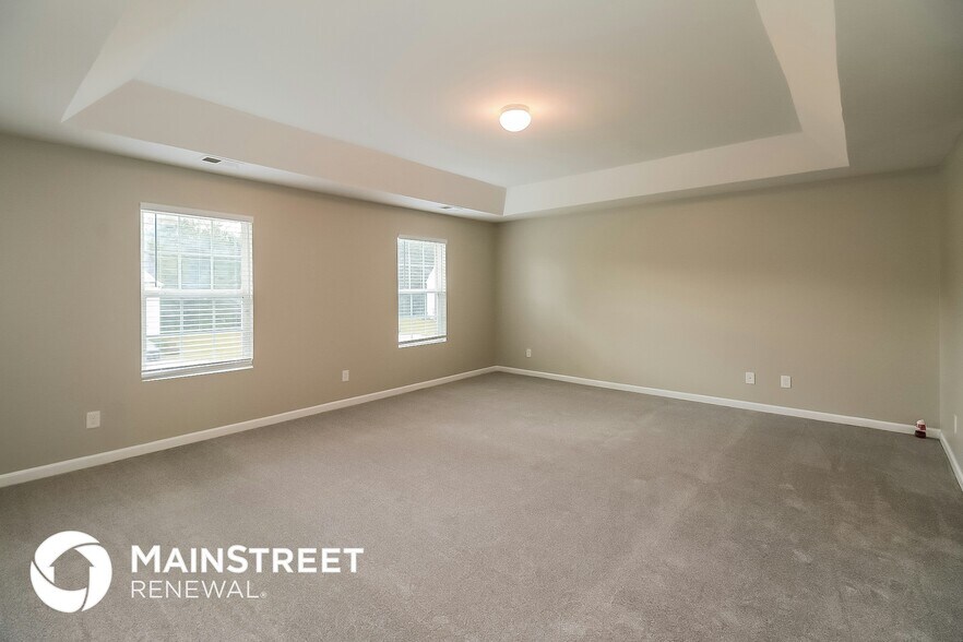 Building Photo - 365 Walton View