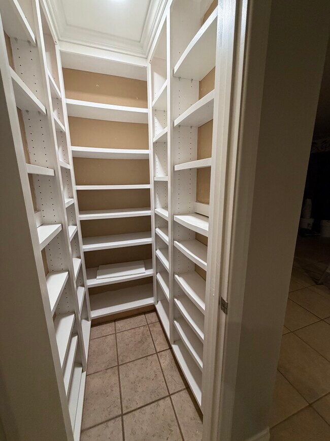 Building Photo - 28320 Serenity Path