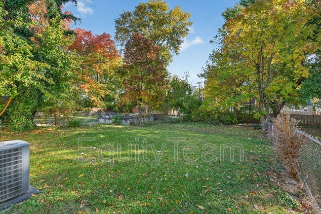 Building Photo - 7020 La Boiteaux Ave