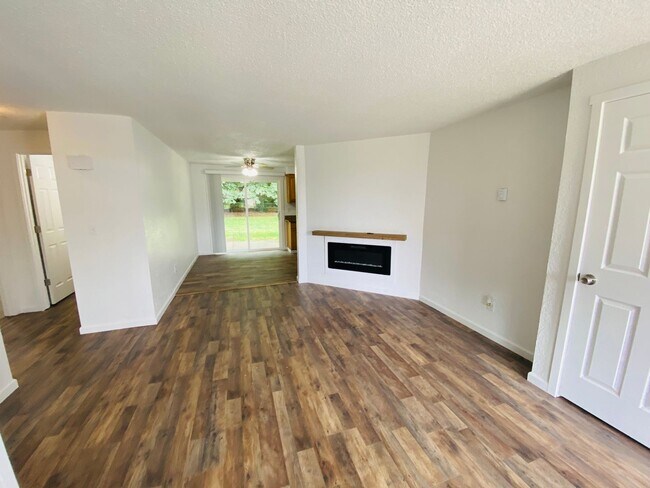 Building Photo - 11040 N Skagit St