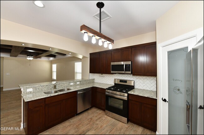 Building Photo - 15149 Imagine Dr