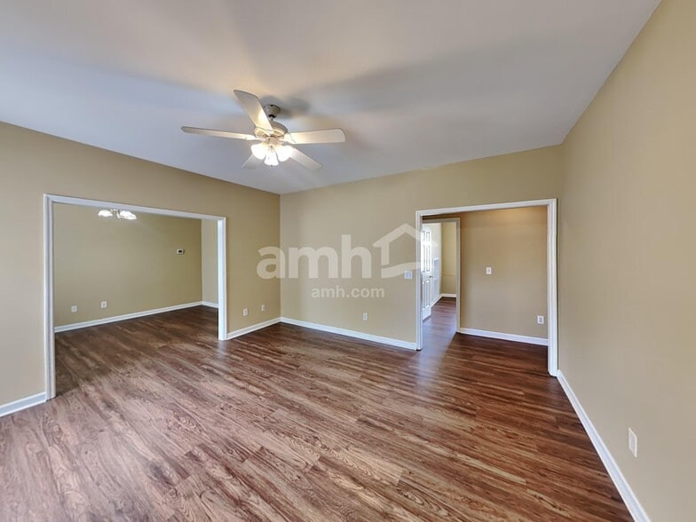 Building Photo - 1732 Shane Dr
