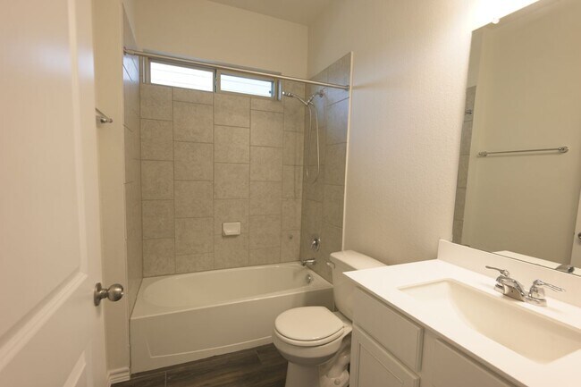 Building Photo - 352 Witchhazel Way