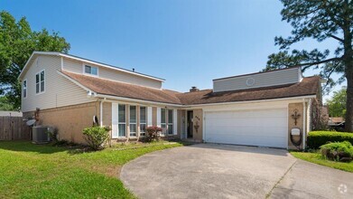 Building Photo - 606 Pinebrook Ln