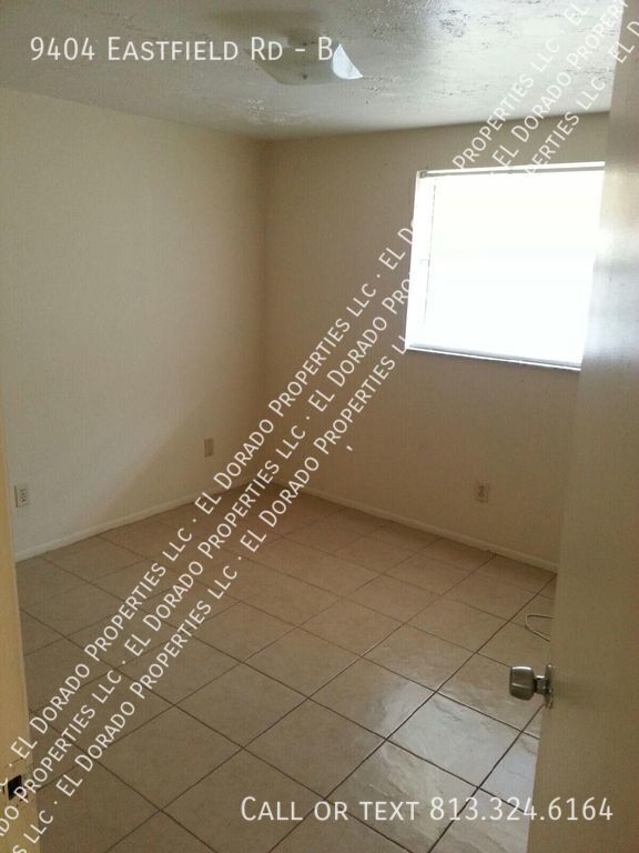 Building Photo - Spacious 2bedroom 1 bath duplex near USF