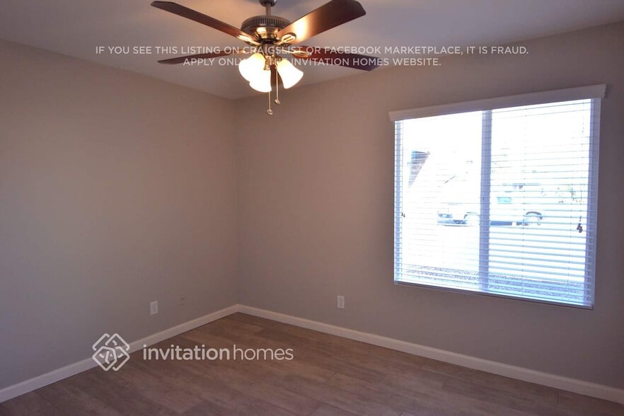 Building Photo - 1213 E El Parque Dr