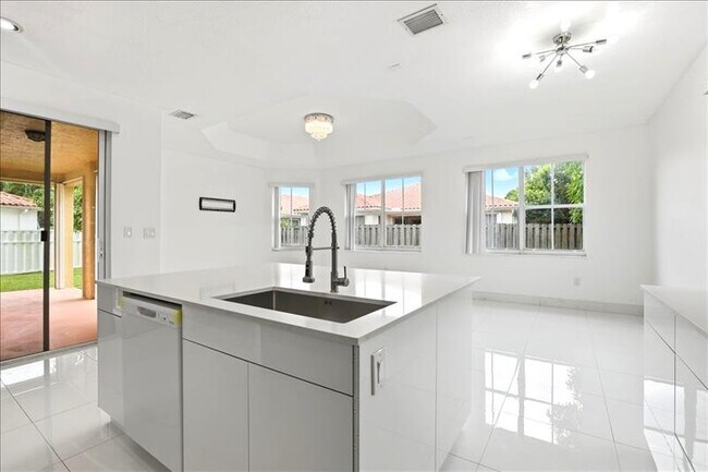 Building Photo - 3802 SW 165th Terrace