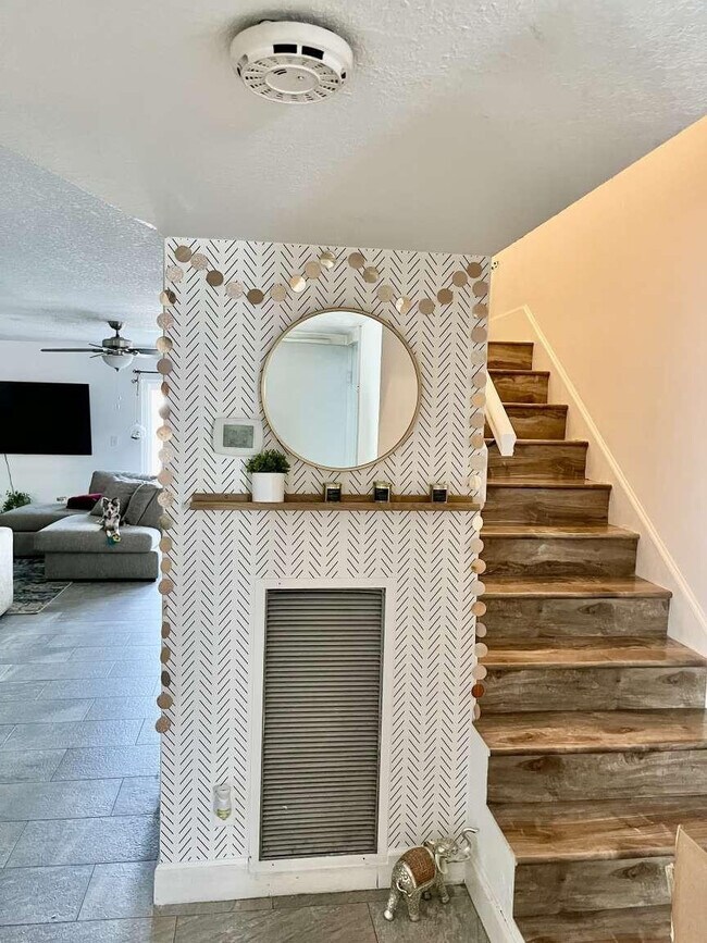 Building Photo - 6843 NW 29th Ave