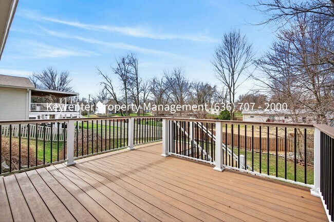 Building Photo - Spacious 3BR Home with Finished Basement in St. Charles