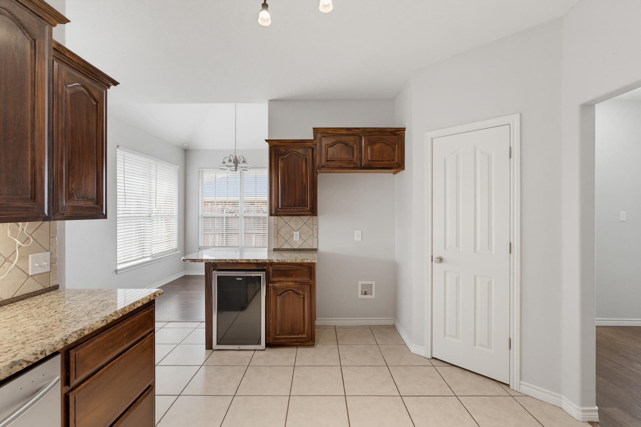 Building Photo - 7017 Springwater Ave
