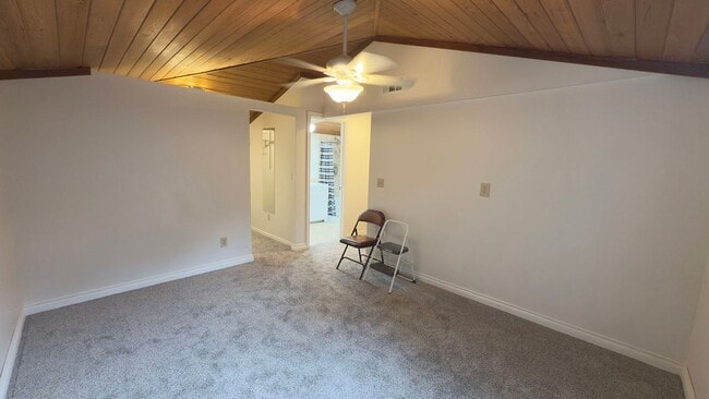 Building Photo - 803 6th Ave