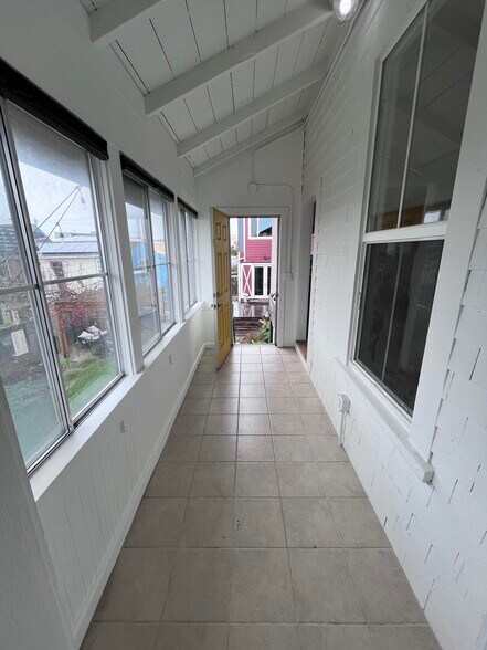 Building Photo - 1172 Ocean Ave
