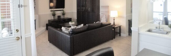 Building Photo - Beautiful  Furnished 1/1 condo x Rent  in Winter Park Next to Full Sail University !