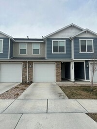 Building Photo - Gorgeous Townhome!!!