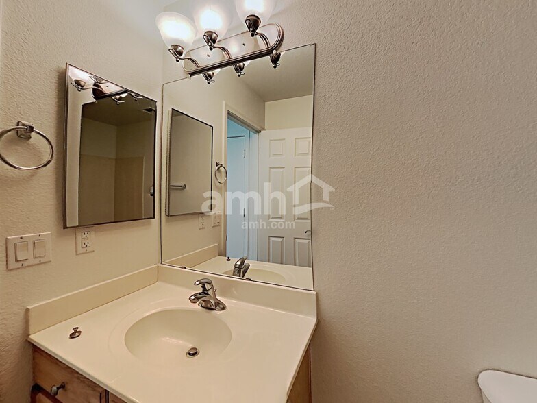 Building Photo - 17522 W Calavar Rd