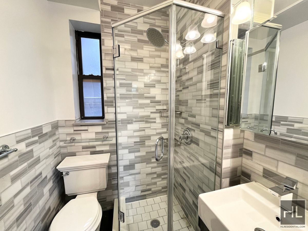 Building Photo - E 18TH ST.