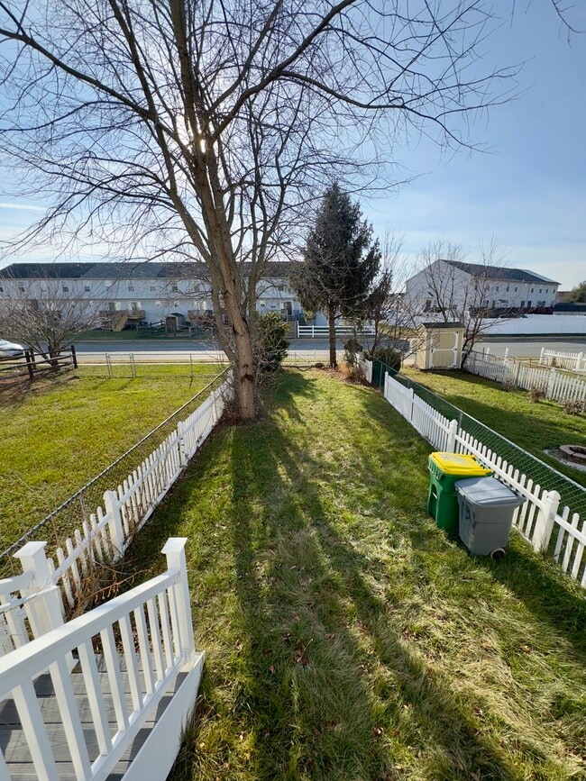 Building Photo - 131 Rosie Dr