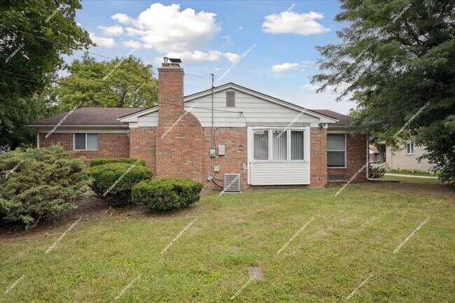Building Photo - Rare Rental! Beautiful 1900 sq ft 3-bedroo...