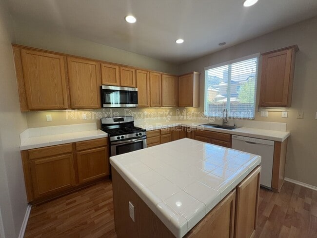 Building Photo - 3882 Strand Way