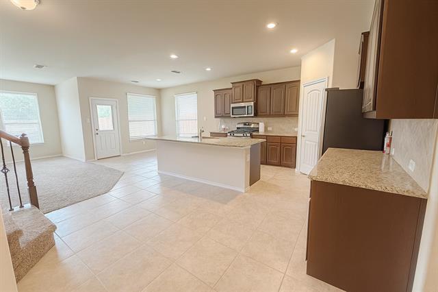 Building Photo - 15841 Oak Pointe Dr