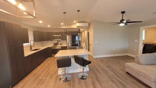 Building Photo - 3 bedroom, 2 Bath Home in Ainaloa Subdivision