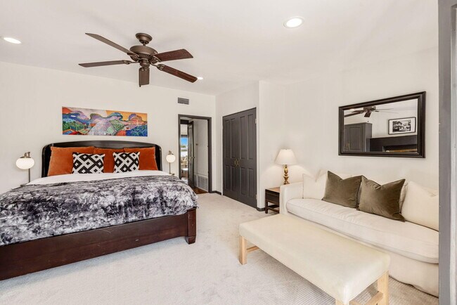 Building Photo - 46310 Shadow Mountain Dr