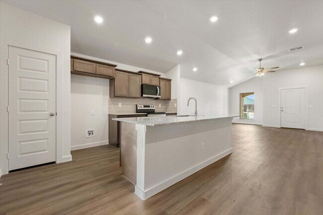 Building Photo - Beautifully Designed 3/2/2 Home with Spacious Yard in Frenship ISD