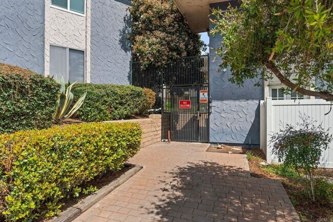 Building Photo - Move in Ready!  Available for immediate mo...