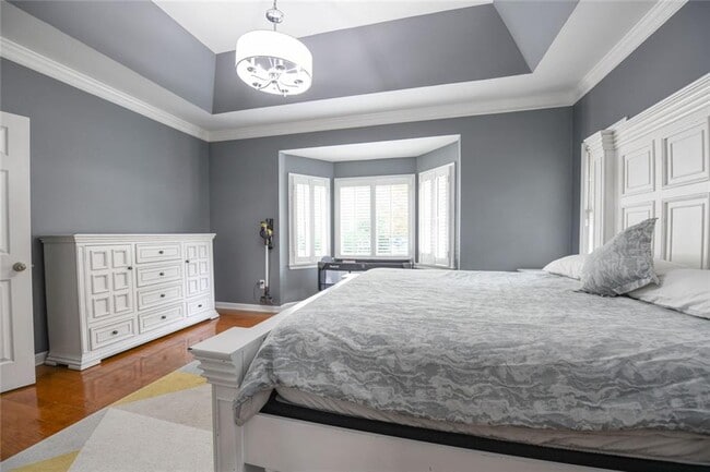 Building Photo - 304 Bridle Path