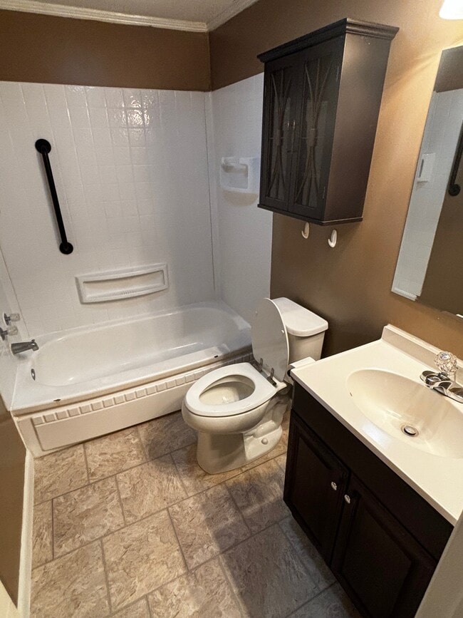 Building Photo - 500 Azalea St