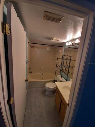 Building Photo - 14739 Norwood Oaks Dr