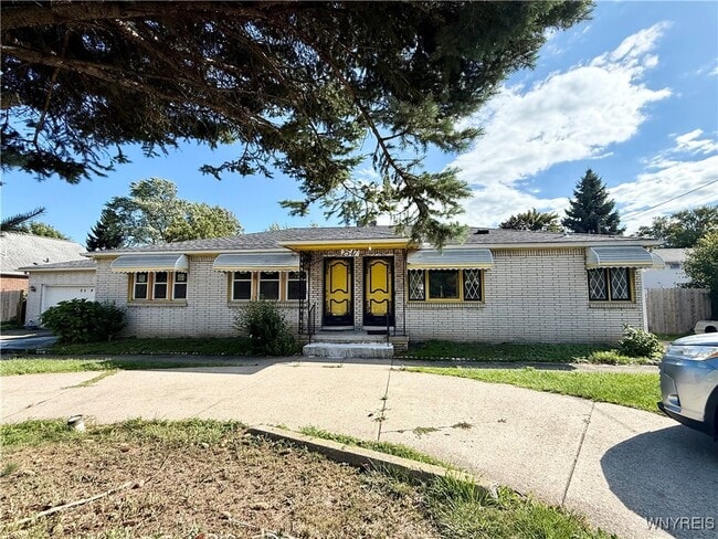 Primary Photo - 2547 William St