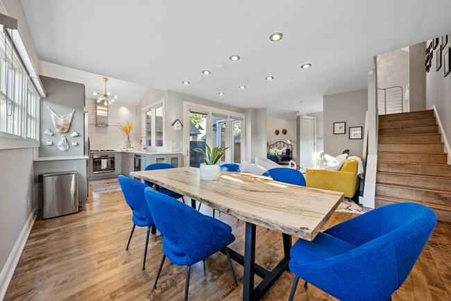 Dining Area - 865 Jaeger St