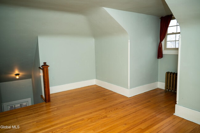 Building Photo - 1347 Union St