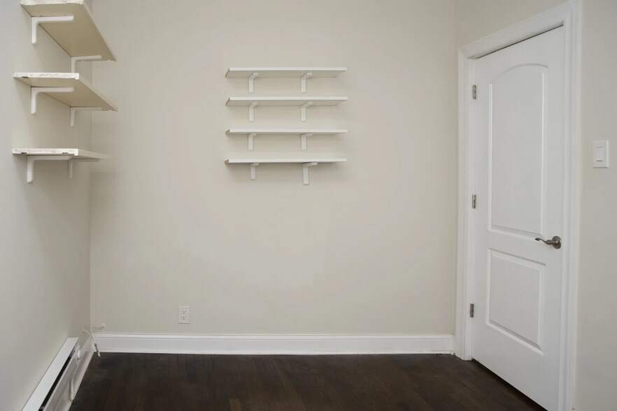 Building Photo - 943 Judson Ave