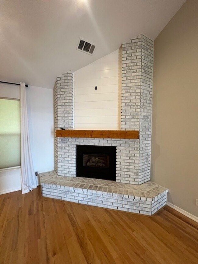 Building Photo - Coming Soon!