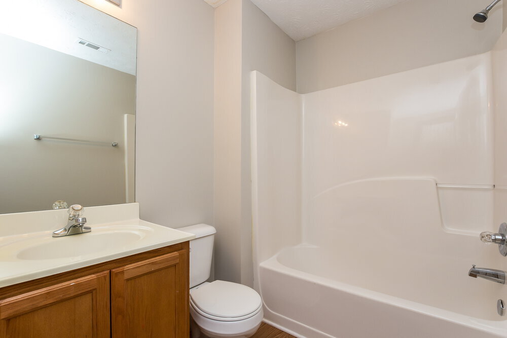 Building Photo - 126 Springbottom Dr SE