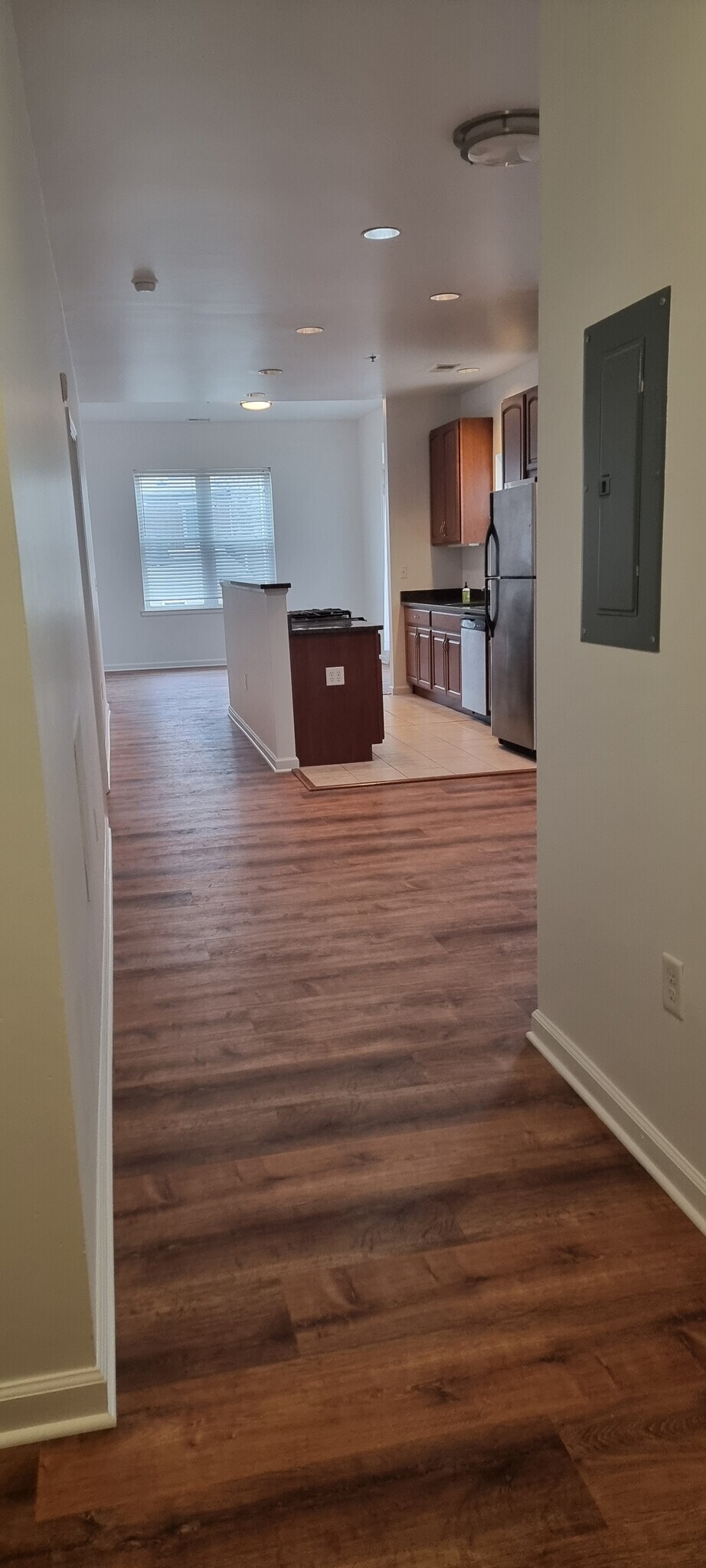 Building Photo - 1118 S Charles St