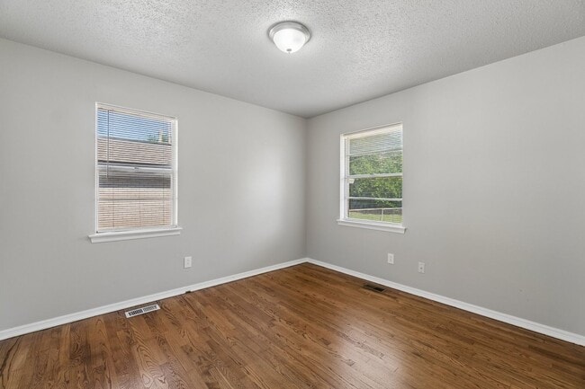 Building Photo - 2 bed, 1 bath home in Moore, OK