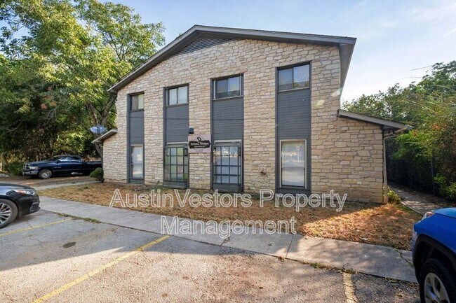 Building Photo - 115 S Frio St