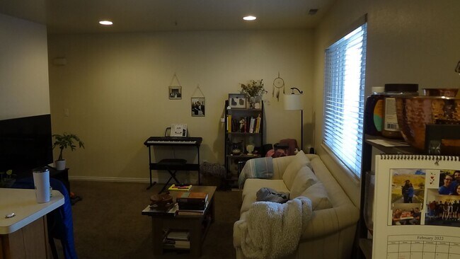 Building Photo - Perfect One Bedroom next to Provo Rec Cent...