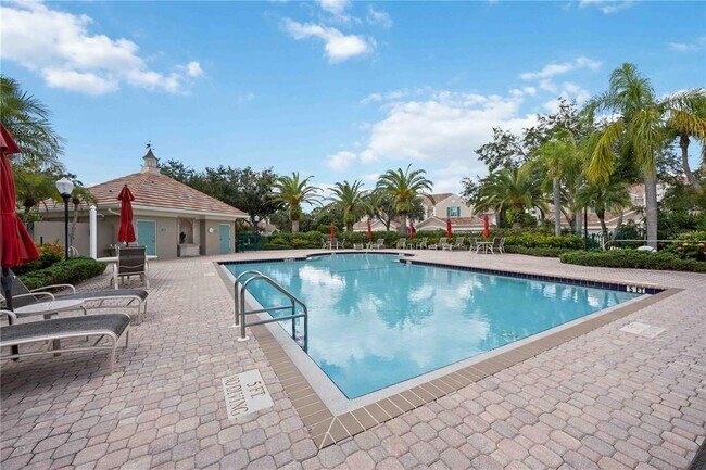 Building Photo - 5290 Descanso Ct