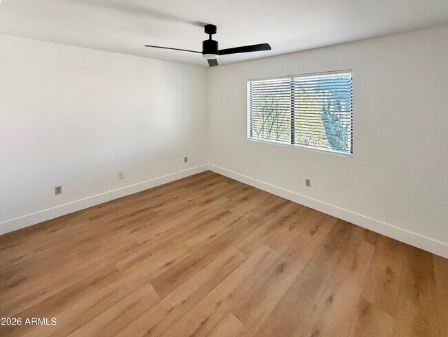 Building Photo - 14607 N Olympic Way