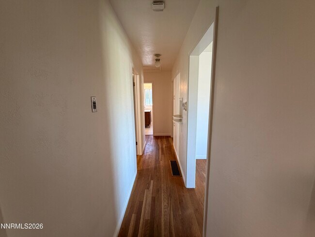 Building Photo - 751 Balzar Cir