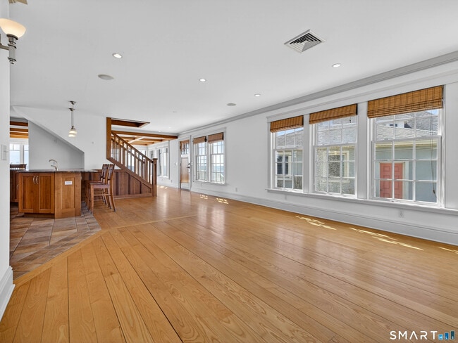 Building Photo - 4 Point Rd